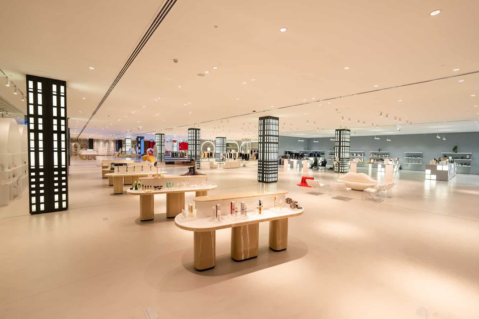 Marcin Piekarczyk Blends Physical and Digital Retail Experiences!